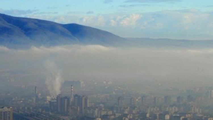 Замърсяване на въздуха в цялата страна заради мъгли, коли и облак от Африка