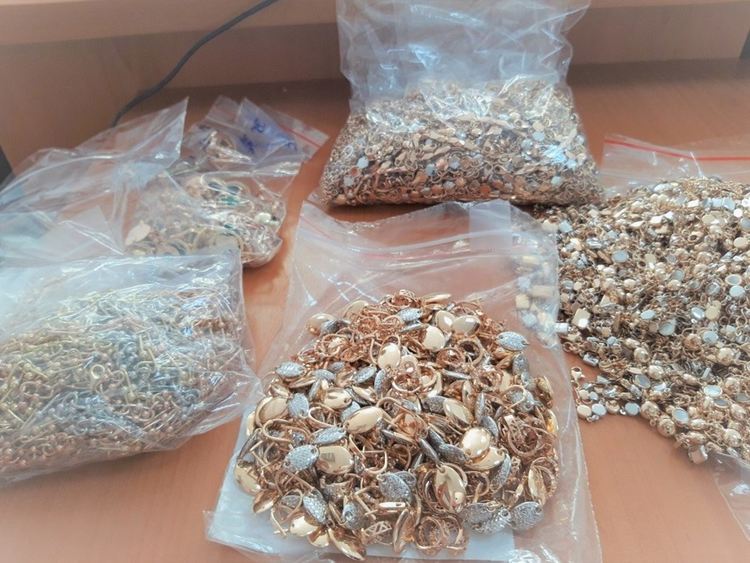 Откриха контрабандно злато за 300 000 лв. в бельото на пътници