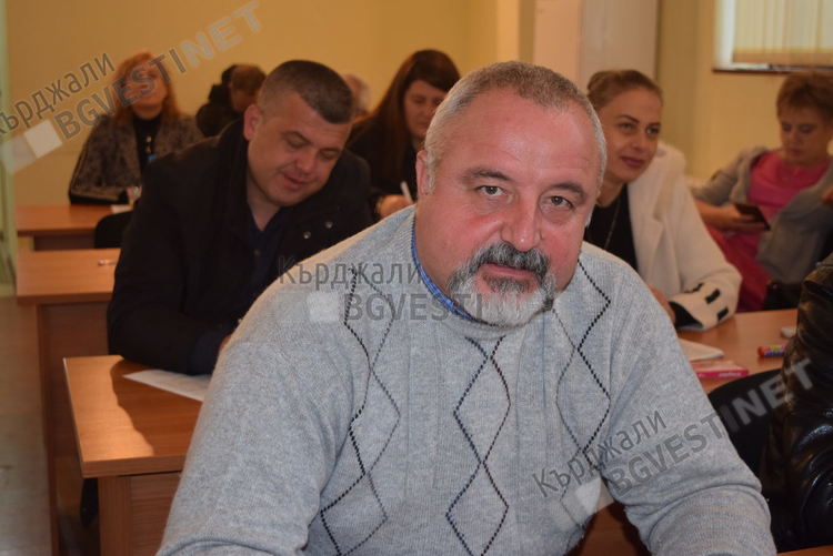 Гроздан Колев: Защо Общината допусна криза с парното в "Йовков"?