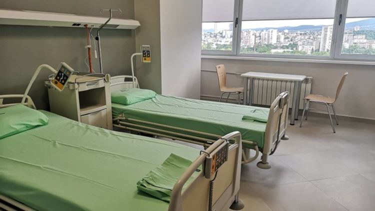 Пернишка болница спира да работи за две седмици заради  лекари с COVID-19
