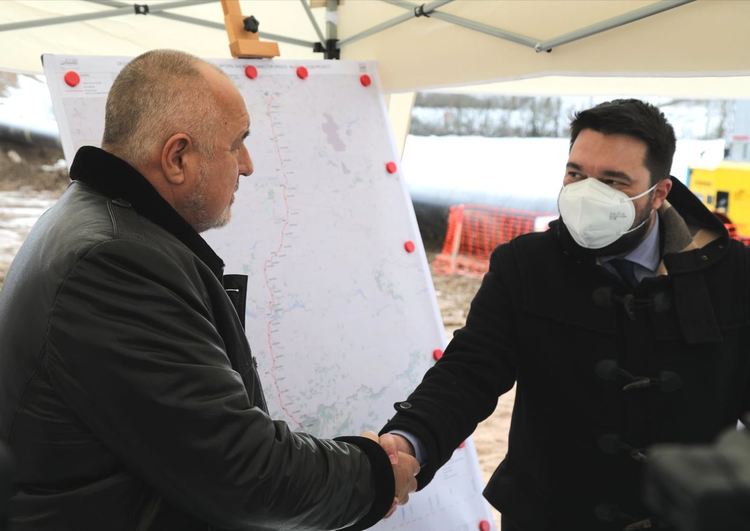Борисов прекоси Източните Родопи, инспектира газопровода при Кирково, мостове и „Пневматика Серта”