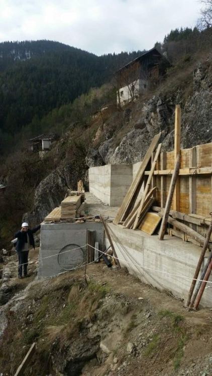 Срутището в село Дряново е укрепено, хората се прибират по домовете си 