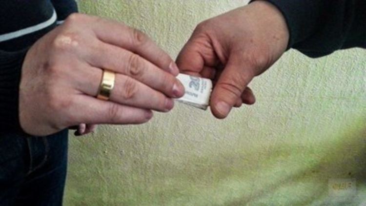28-годишен се опита да подкупи димитровградски полицаи