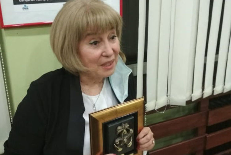 „Златен кукерикон“ за театъра в Кърджали