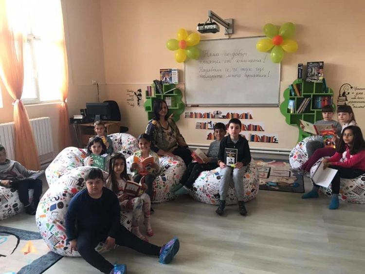 Кът за четене откриха в Началното училище