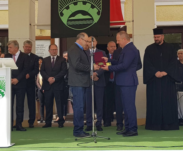 Кметът отличи фирми и граждани по случай 1 май