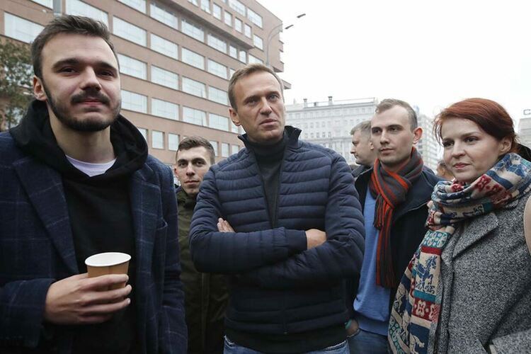 Руски съд остави говорителката на Навални за още половин година под домашен арест