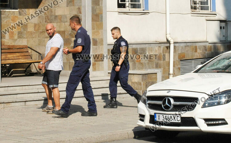 Бой и стрелба в центъра на Хасково