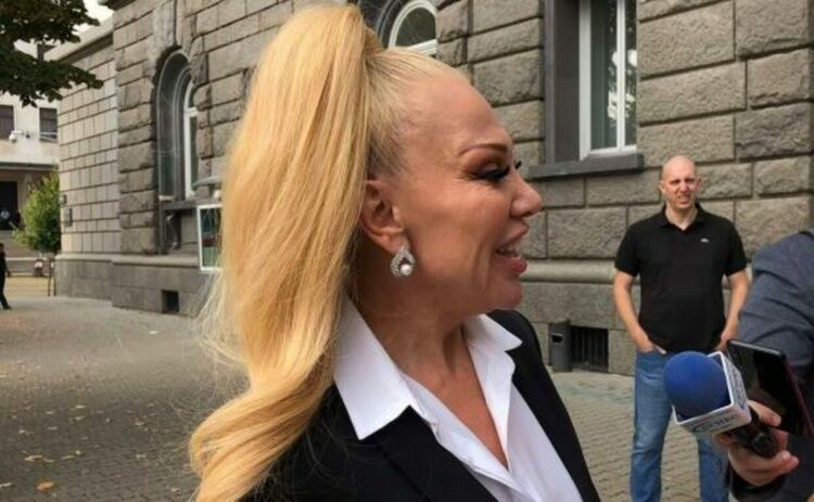 Луна наистина се кандидатира за президент: "Всичко е шоу"