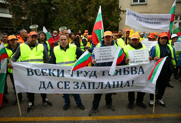 МРРБ чака среща със собствениците на пътностроителните фирми. Протестите продължават