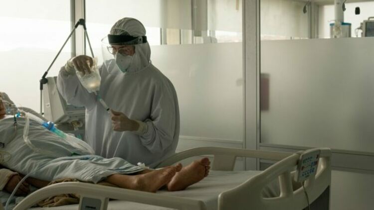 Неваксинираните пациенти с COVID-19 в болница да плащат, иска Българската болнична асоциация