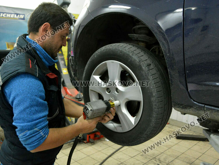 Скок на гумите с 10 %, все повече се купуват нови