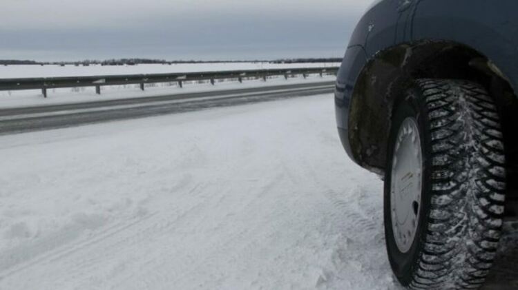 Усложнена пътна обстановка в Централна и Северна България