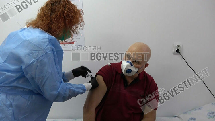 "Зелени коридори" за ваксинация и след Нова година в областта