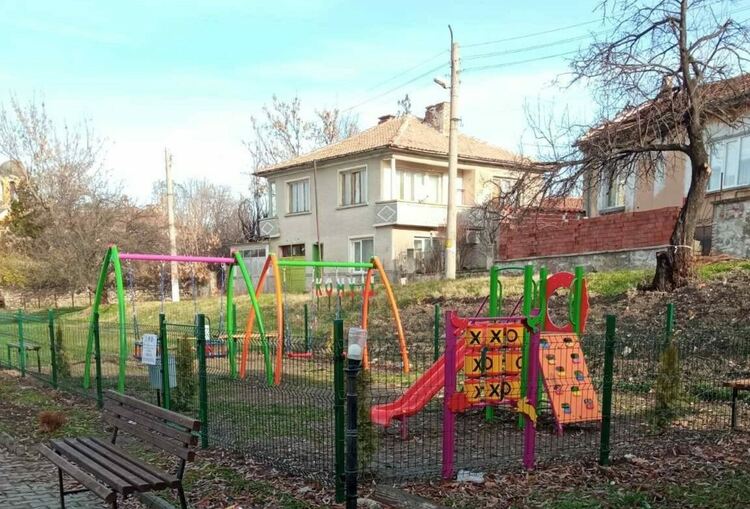 Изградиха нови места за отдих в Конуш и Избеглии