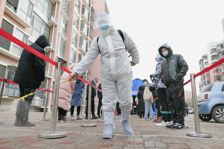 Трети град в Китай наложи локдаун. 20 милиона затворени вкъщи
