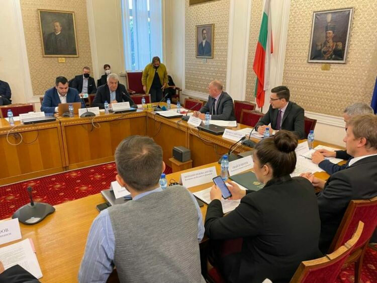 Миналогодишният бюджет ще е в сила до края на март
