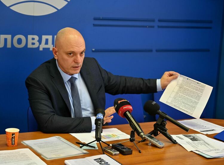 Сдружение "Аз обичам Пловдив" изнесе данни за корупционни практики в Община Пловдив