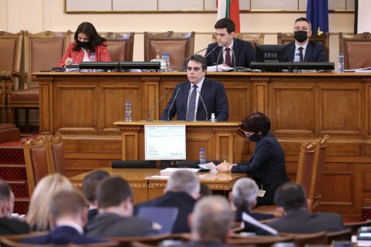 По погрешка: НС даде 12 млн. лв. за музейните работници и пренебрегна Асен Василев