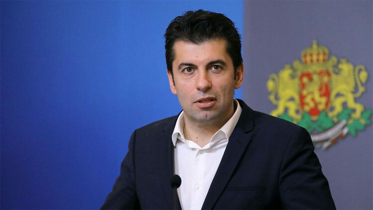 Кирил Петков иска оставката на министъра на отбраната Стефан Янев
