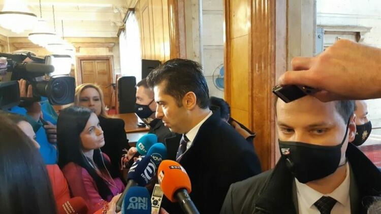 Промяна в последния момент: Правителството издига Драгомир Заков за военен министър