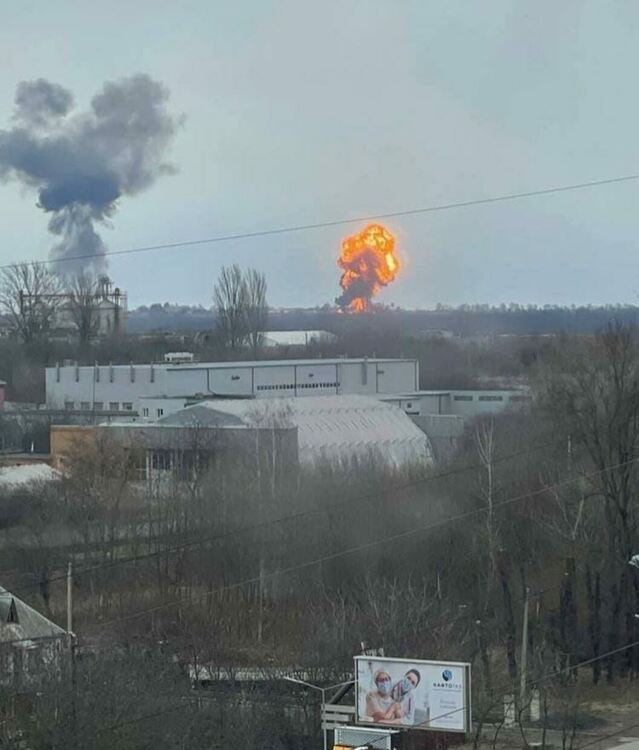  Зеленски: Летището край Виница е напълно разрушено след ракетна атака