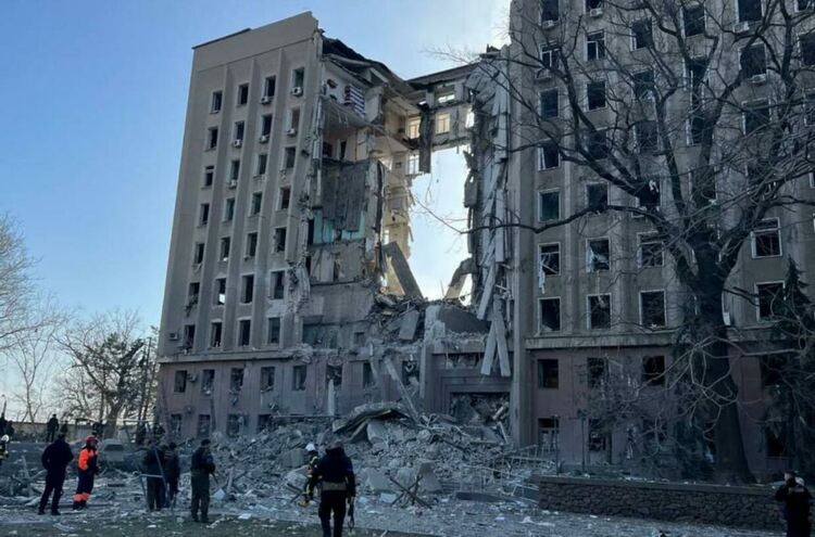 Въздушни удари по Николаев и Днепропетровск, Ирпин сринат наполовина