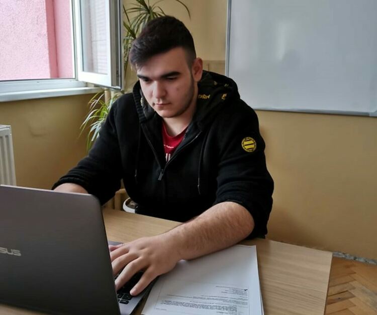 Ученик от ПГСС се класира за последния кръг на Националното състезание за икономисти на английски език
