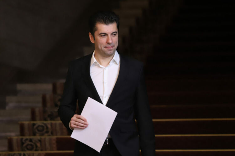 Андрей Гюров се оттегля от надпреварата за БНБ