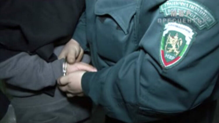 34 емигранти са задържани близо до село Брягово