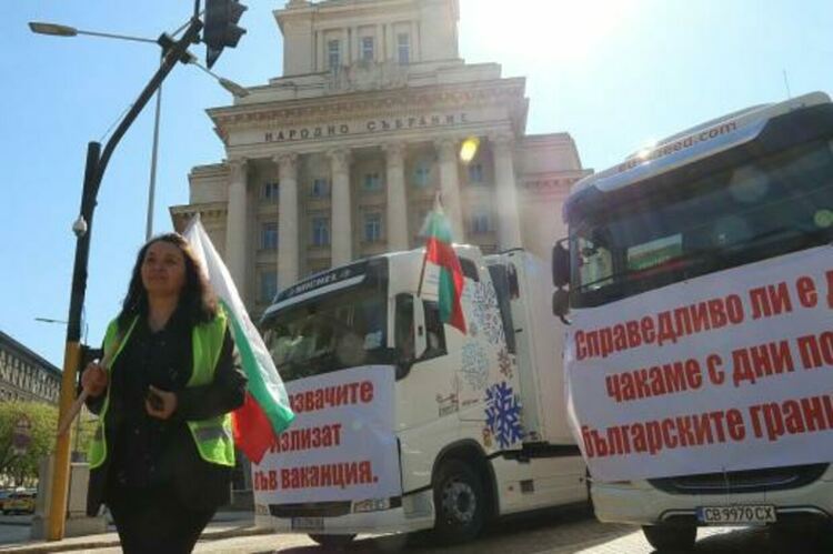 Превозвачите на национален протест: Блокираха ключови пътища
