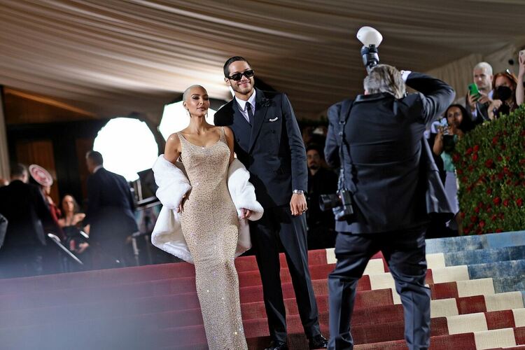 Предложение за брак на червения килим на Met Gala