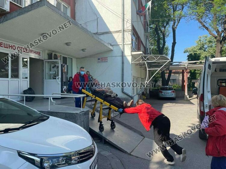 Пиян мъж падна до Бизнес центъра в Хасково