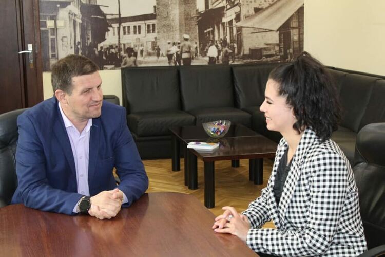 Млади репортерки, ученички от Езиковата, решават дългогодишен проблем в Хасково