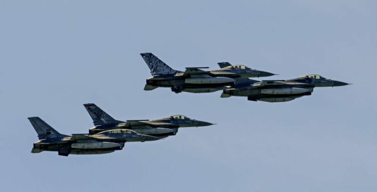 Купихме още 3 ракети Sidewinder за F-16