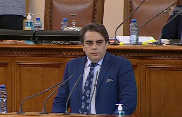 Имаме уверения от ЕК, че ще бъдем изключение при ембарго на руския петрол