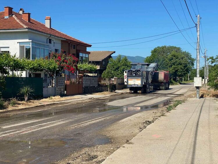Няма да преустановяват движението по пътя Асеновград - Първомай 