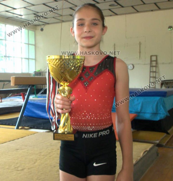 Кристин Кръстева стана шампионка на държавното по спортна гимнастика