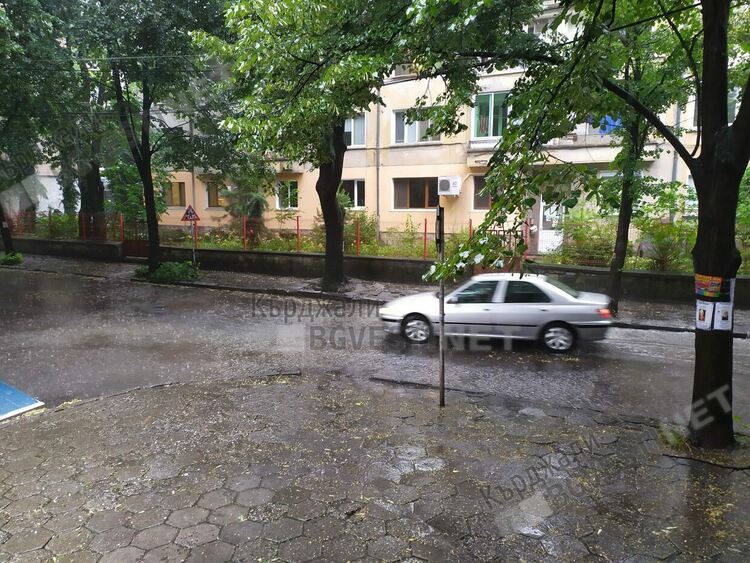 Отново оранжев код за опасно време в Кърджали, дъжд с гръмотевици