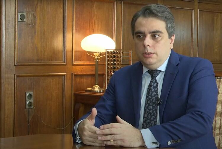 Асен Василев: До две седмици на "Капитан Андреево" идват германски митничари