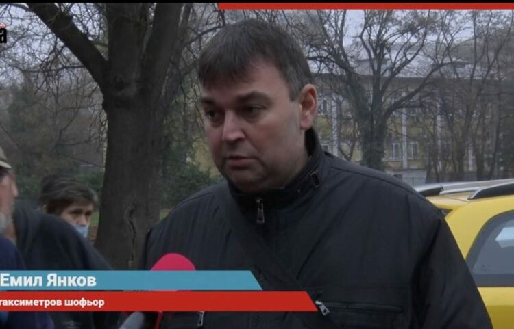 Таксиметров шофьор ще влезе на мястото на Гунчева в парламента