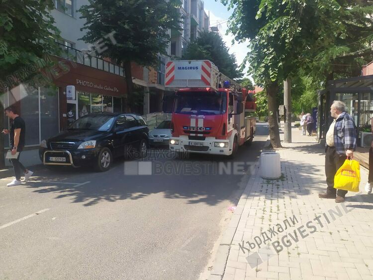 Горяха 4 пожара в областта, майстор на зимнина получи изгаряния
