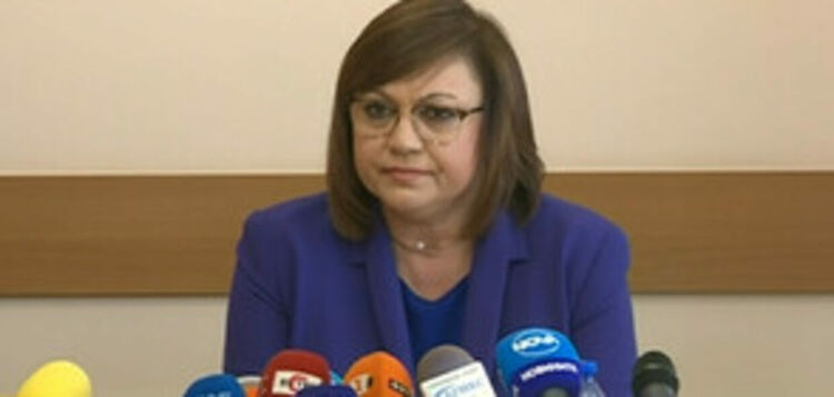 Нинова: Секретарят на Радев уличи него и служебния му кабинет в търговия с оръжие с Украйна