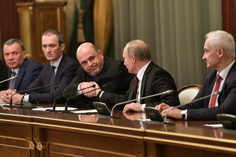 Руското правителство поиска правомощия да постави страната на "военни релси"