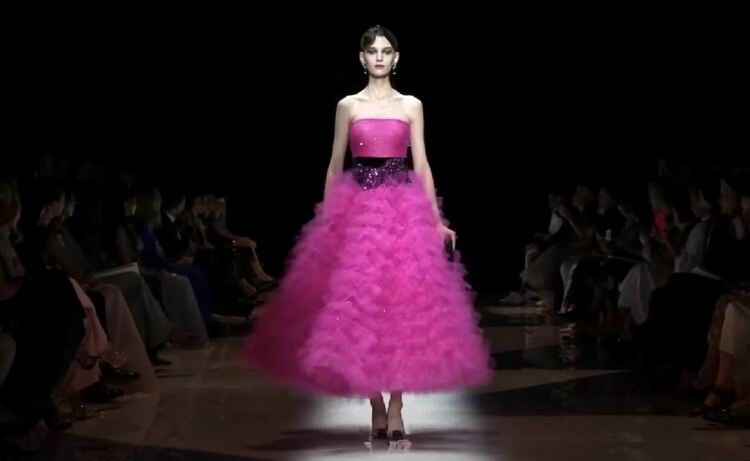 Искрящата колекция висша мода на Giorgio Armani 