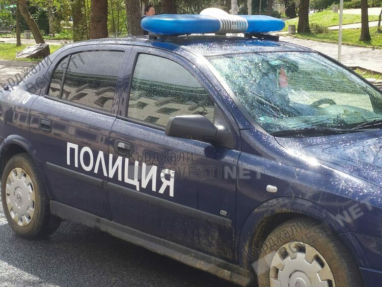 Две БМВ-ета си къртиха ламарини при Постник