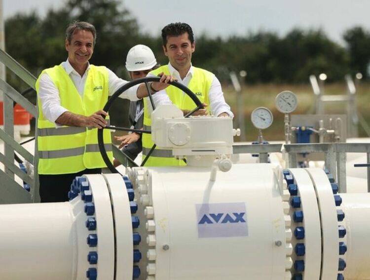 Петков и Мицотакис пуснаха символично газа по интерконектора между Гърция и България