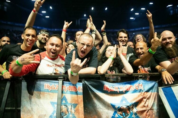 12 000 пяха с Iron Maiden в София