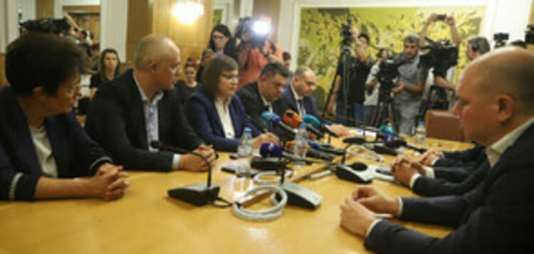 Консултациите за третия мандат: ДБ няма да допусне политическа дестабилизация