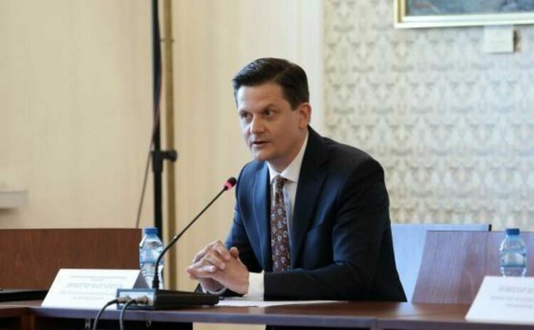 КЗК и ГДБОП ще следят за продажба на райски газ в интернет